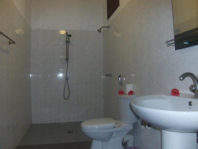 اتاق لوکس, Sun And Sea