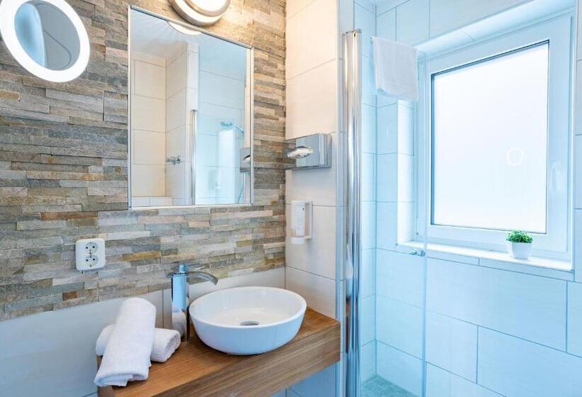 标准单人间, Rhön Residence