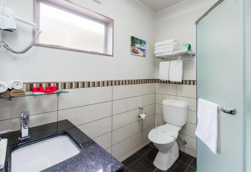 סוויטת 2 חדרי שינה, 151 On London Motel & Conference Centre