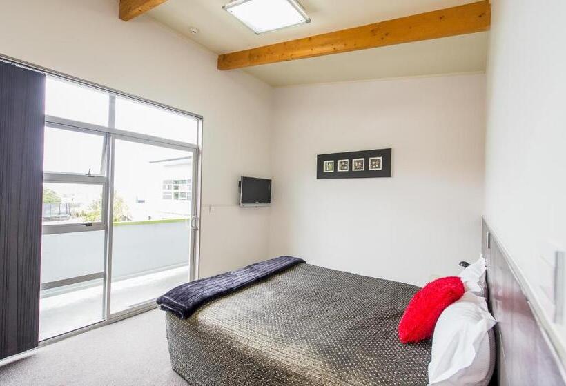 סוויטת 2 חדרי שינה, 151 On London Motel & Conference Centre