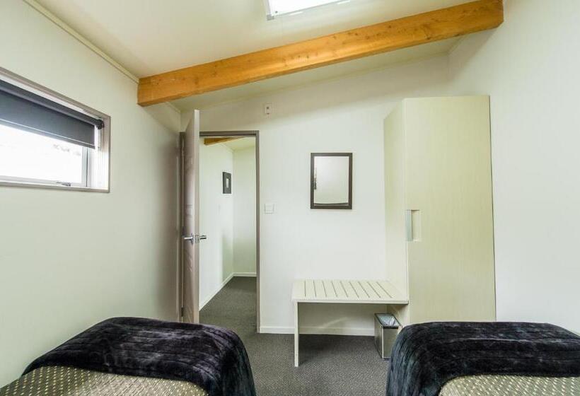 סוויטת 2 חדרי שינה, 151 On London Motel & Conference Centre