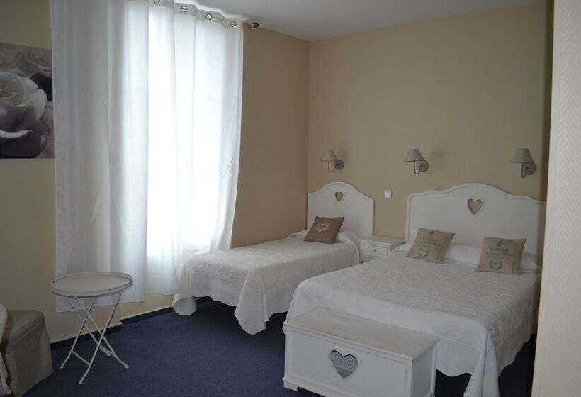 Номер Стандарт Трехместный, Logis Hotel Noemys Gradignan