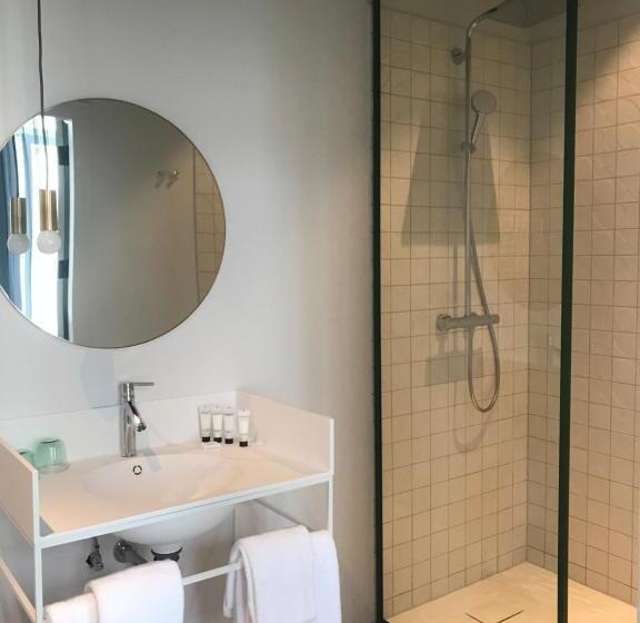 디럭스 룸 킹사이즈 침대, Fitz Roy Urban Hotel, Bar And Garden