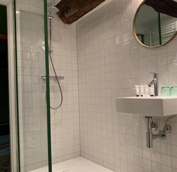 디럭스 룸 킹사이즈 침대, Fitz Roy Urban Hotel, Bar And Garden