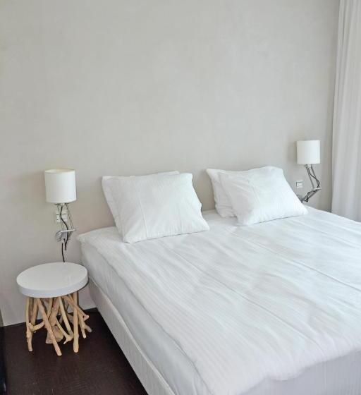 Comfort room with terrace, Fletcher Hotel   Restaurant Elzenduin