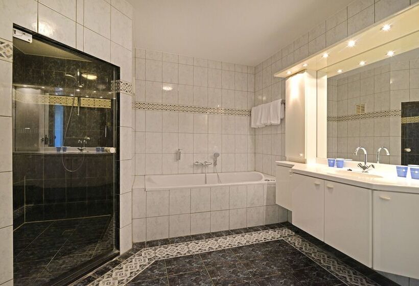 סוויטה נוף לים, Fletcher Hotel   Restaurant Elzenduin