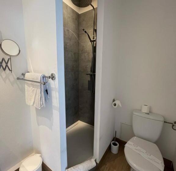 غرفة عائلية, Agena