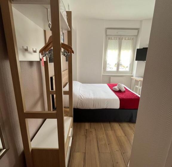 غرفة عائلية, Agena