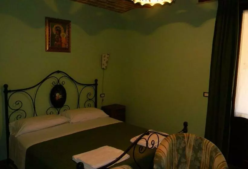 スタンダードトリプルルーム, Azienda Agrituristica Colle San Giorgio