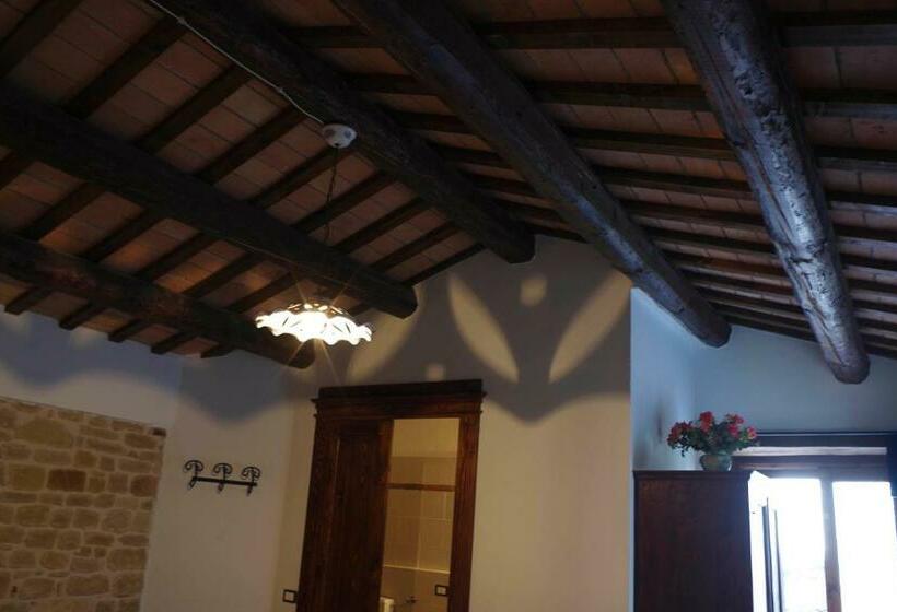 غرفة قياسية مزوَّدة بشُرفة, Azienda Agrituristica Colle San Giorgio