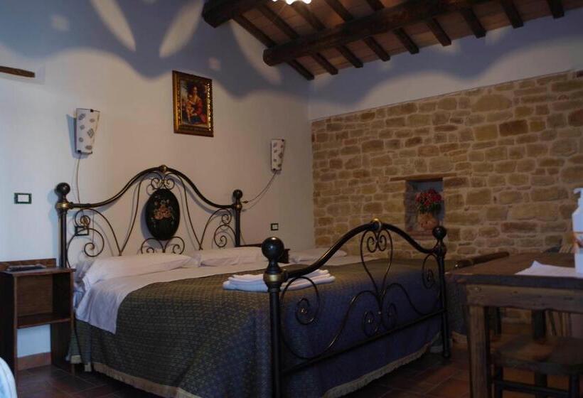 Номер Стандарт с Балконом, Azienda Agrituristica Colle San Giorgio