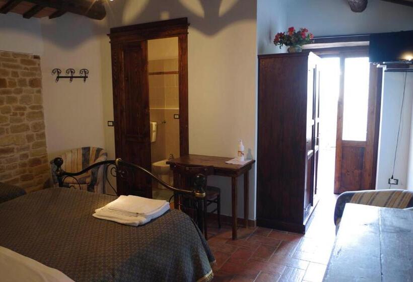 غرفة قياسية مزوَّدة بشُرفة, Azienda Agrituristica Colle San Giorgio