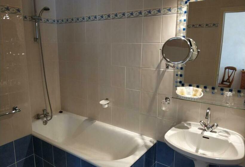 חדר סטנדרט לשלושה, Hôtel Calisola