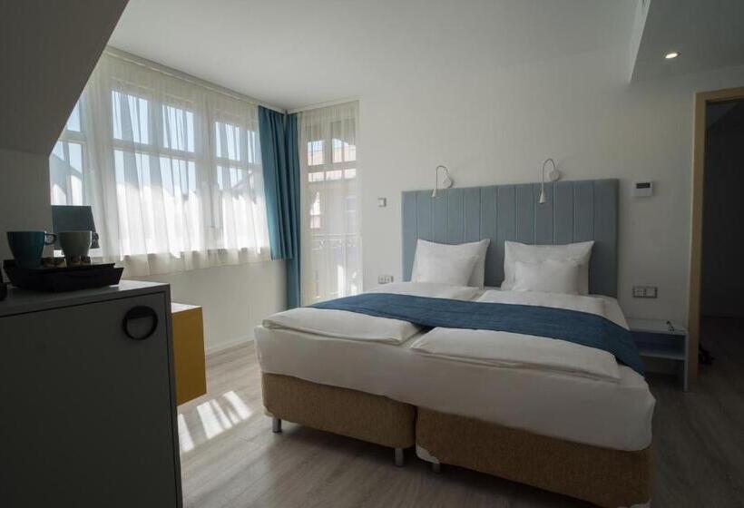 Четырехместный Номер Стандарт, Civitas