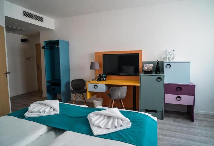 스탠다드 트리플 룸, Civitas