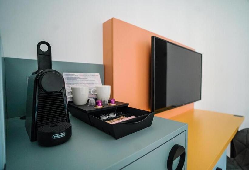 스탠다드 룸, Civitas