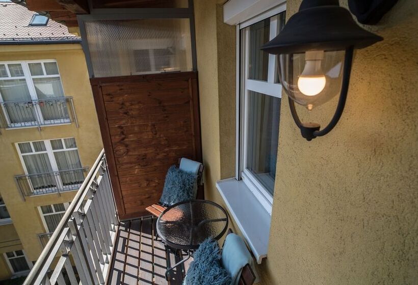 Четырехместный Номер Стандарт, Civitas