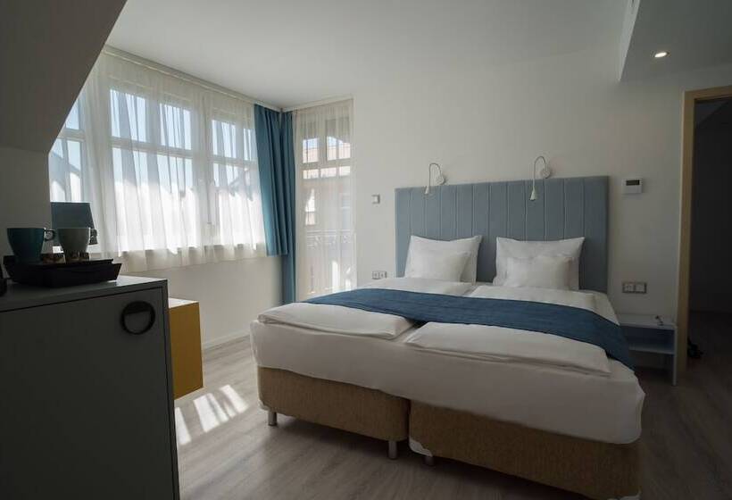 Четырехместный Номер Стандарт, Civitas