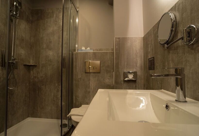 标准单人间, Civitas