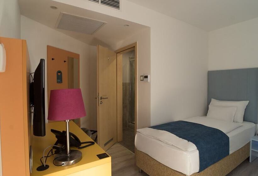 스탠다드 싱글 룸, Civitas