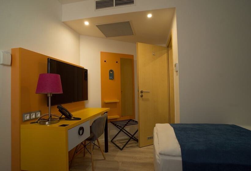 标准单人间, Civitas