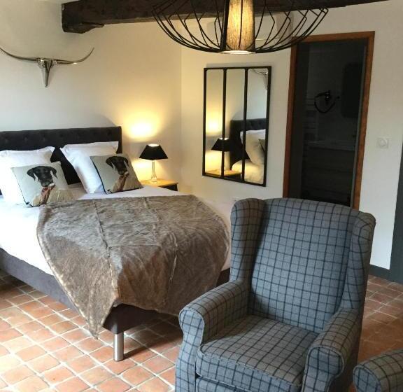 סוויטת ג'וניור, Contact Hôtels Le Savigny & Spa