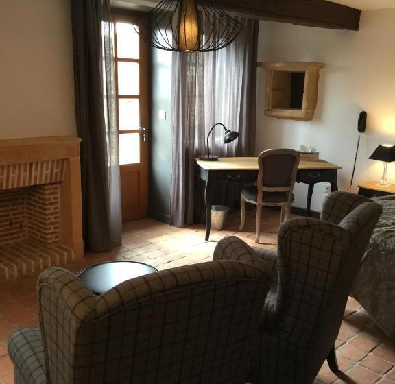 סוויטת ג'וניור, Contact Hôtels Le Savigny & Spa