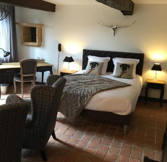 Полулюкс, Contact Hôtels Le Savigny & Spa