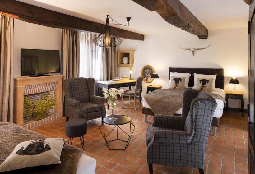 סוויטת ג'וניור, Contact Hôtels Le Savigny & Spa