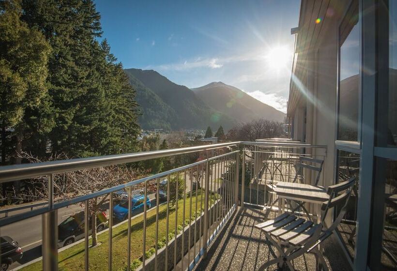 豪华房间, Coronation Lodge