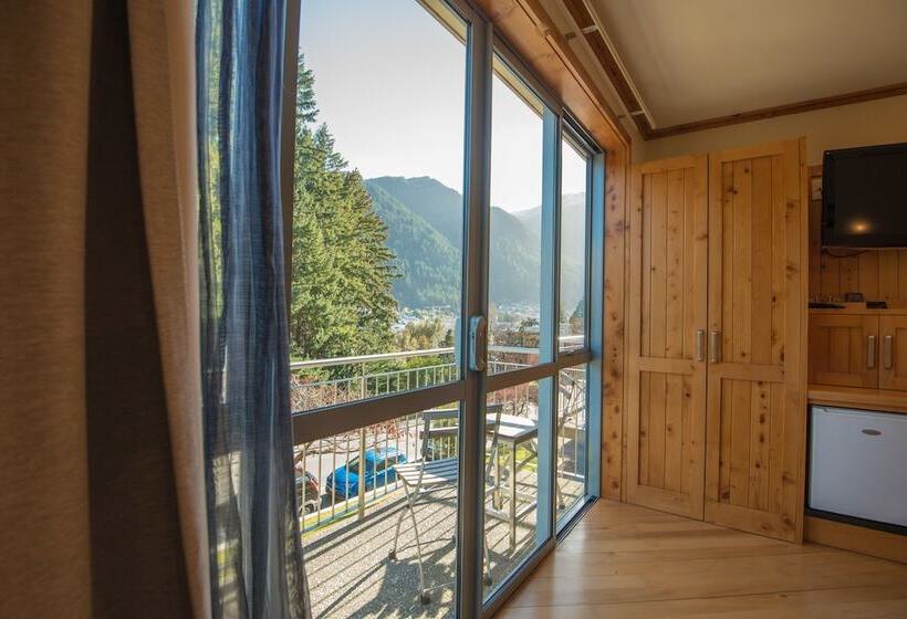 豪华房间, Coronation Lodge