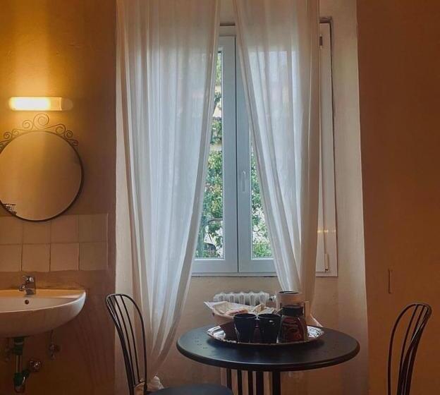 اتاق استاندارد با سرویس بهداشتی مشترک, Dali