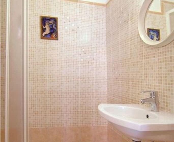 اتاق استاندارد با سرویس بهداشتی مشترک, Dali