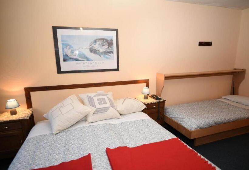 Pokój Standard Trzyosobowy, Genzianella