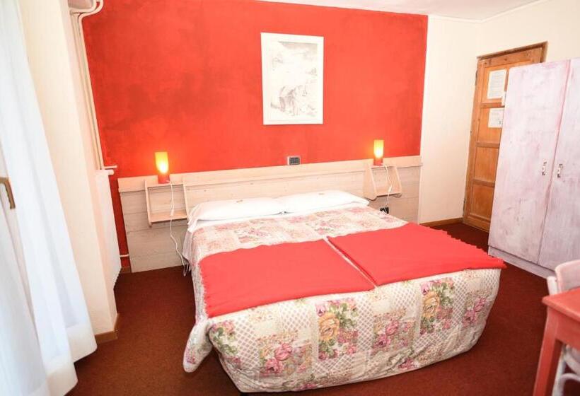 Pokój Czteroosobowy Standard, Genzianella