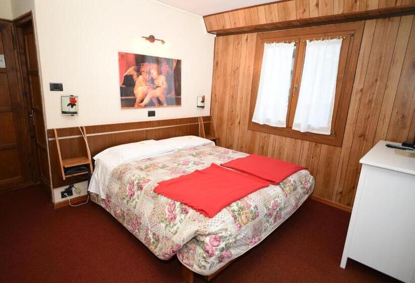 Pokój Czteroosobowy Standard, Genzianella