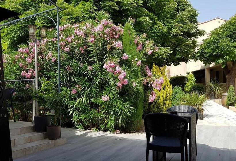 带露台的高档房间, Hôtel Spa Les Alpes