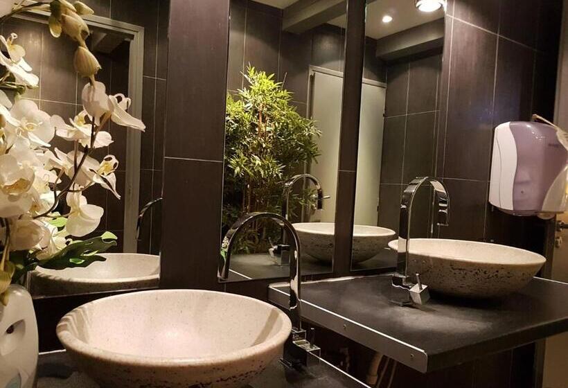 带露台的高档房间, Hôtel Spa Les Alpes