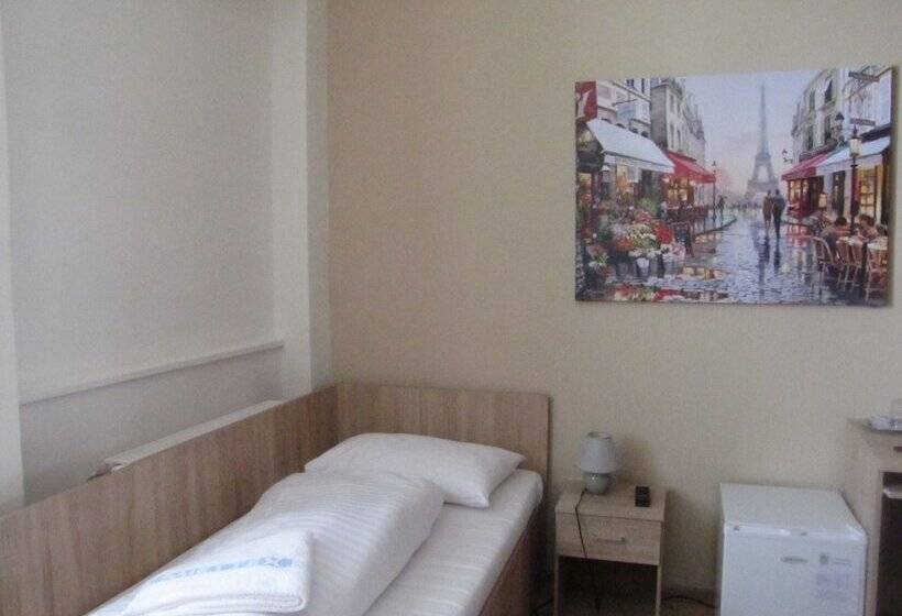 חדר סטנדרט יחיד, Hubert Nove Zamky