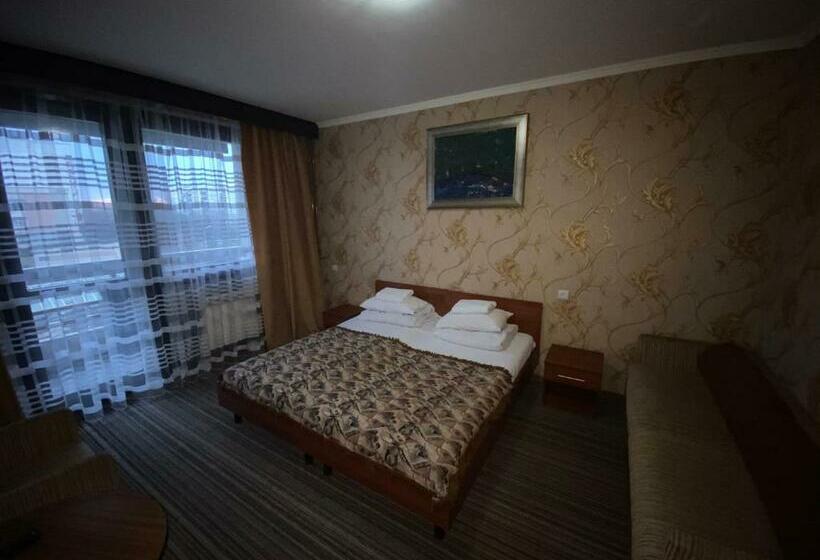 اتاق کلاس بیزنس, Intourist Zakarpattia