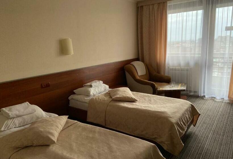 اتاق کلاس بیزنس, Intourist Zakarpattia