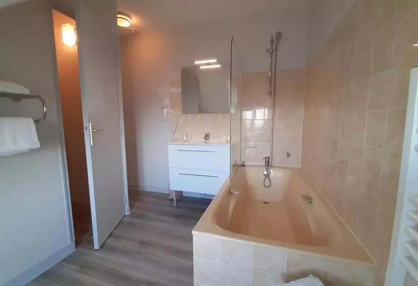 スタンダードトリプルルーム, Logis Hôtel Saint Paul