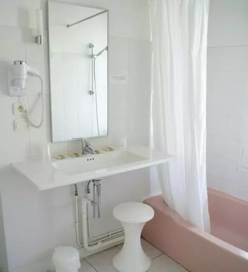 スタンダード４人部屋, Logis Hôtel Saint Paul