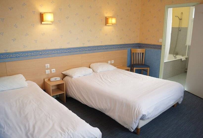 Номер Стандарт Трехместный, Logis Hôtel Saint Paul
