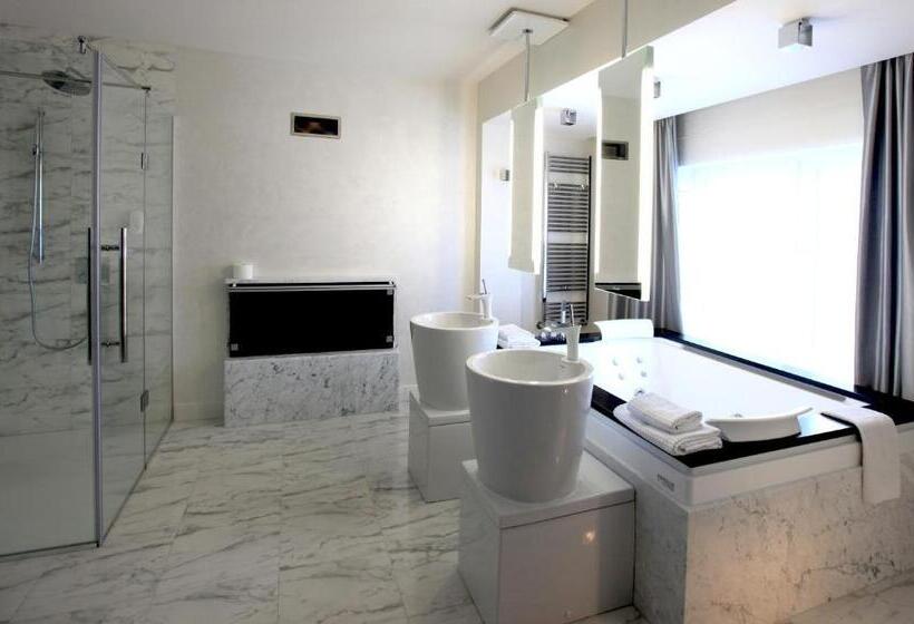 سوئیت با وان آب گرم, & Medi Spa Biały Kamień