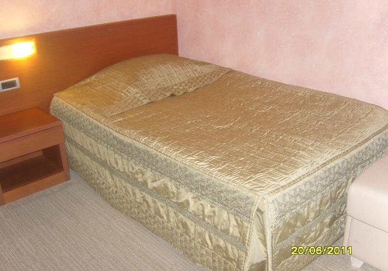 اتاق استاندارد یک نفره, Monte Casa Spa & Wellness