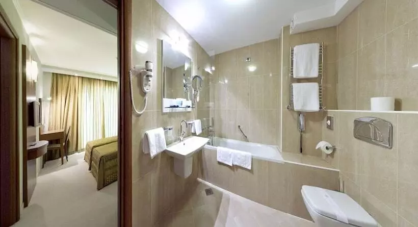 اتاق خانوادگی, Monte Casa Spa & Wellness