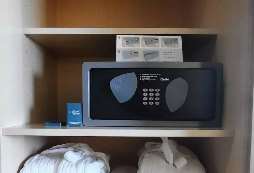 اتاق خانوادگی با چشم‌انداز دریا, Monte Casa Spa & Wellness