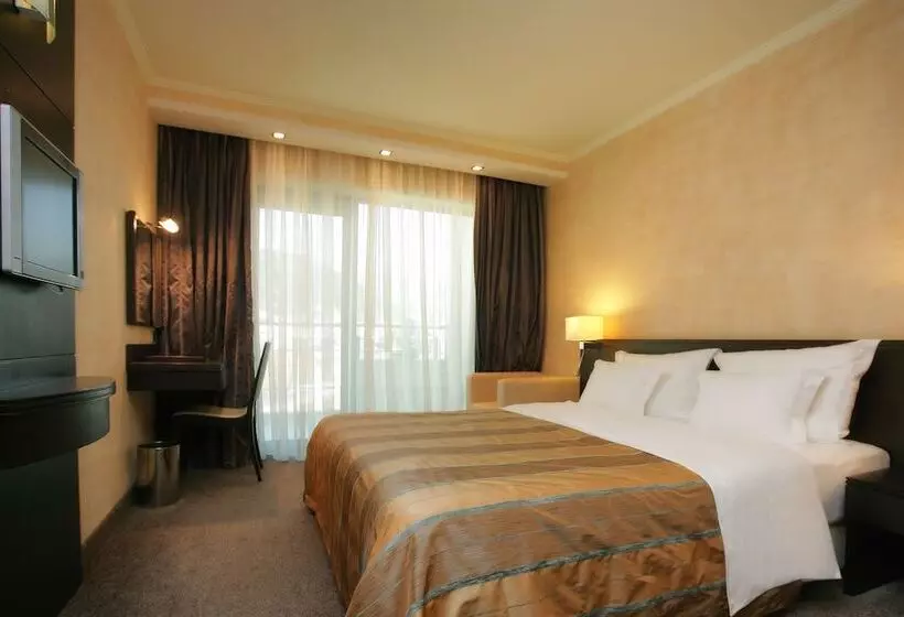 اتاق خانوادگی با چشم‌انداز دریا, Monte Casa Spa & Wellness