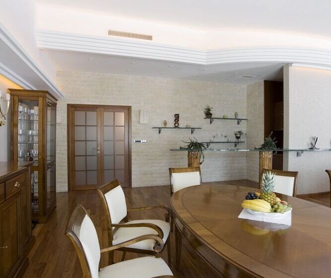 سوئیت ریاست جمهوری 2 خوابه, Monte Casa Spa & Wellness